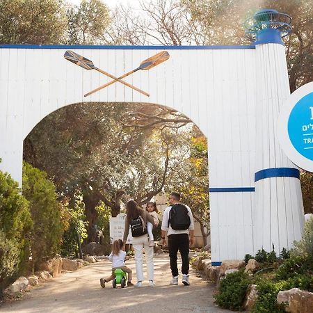 Travel Hotel Gesher Haziv Extérieur photo